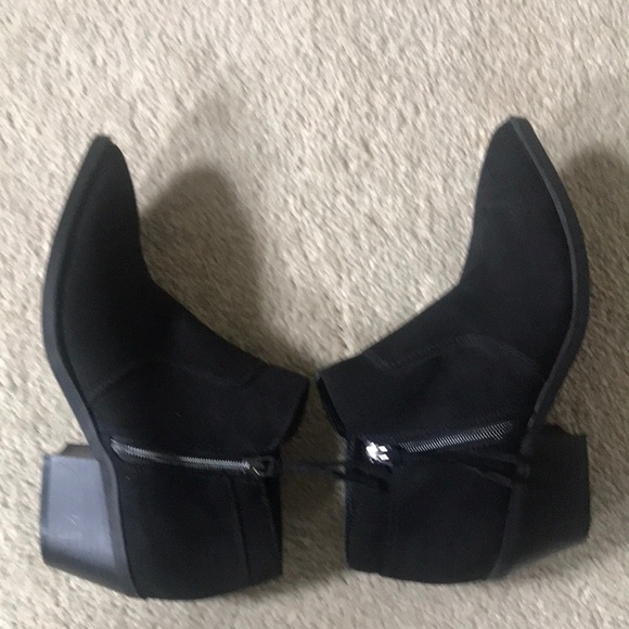 American Eagle Black Faux Suede Side Zip with Tassel Pointed Toe Ankle Boots-9 - Picture 1 of 8